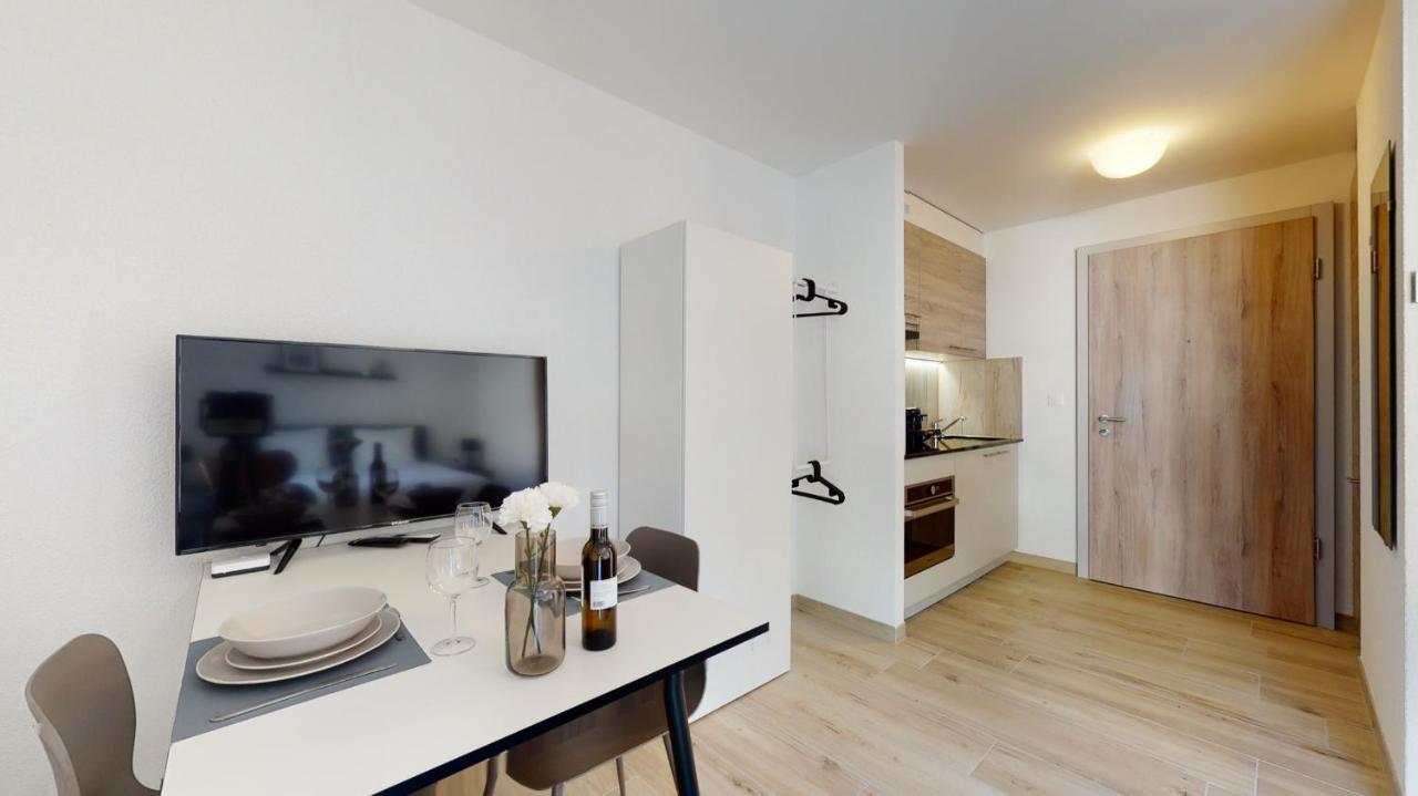 Nonanteneuf Appart Hotel Aigle - Contactless Check-In Екстер'єр фото